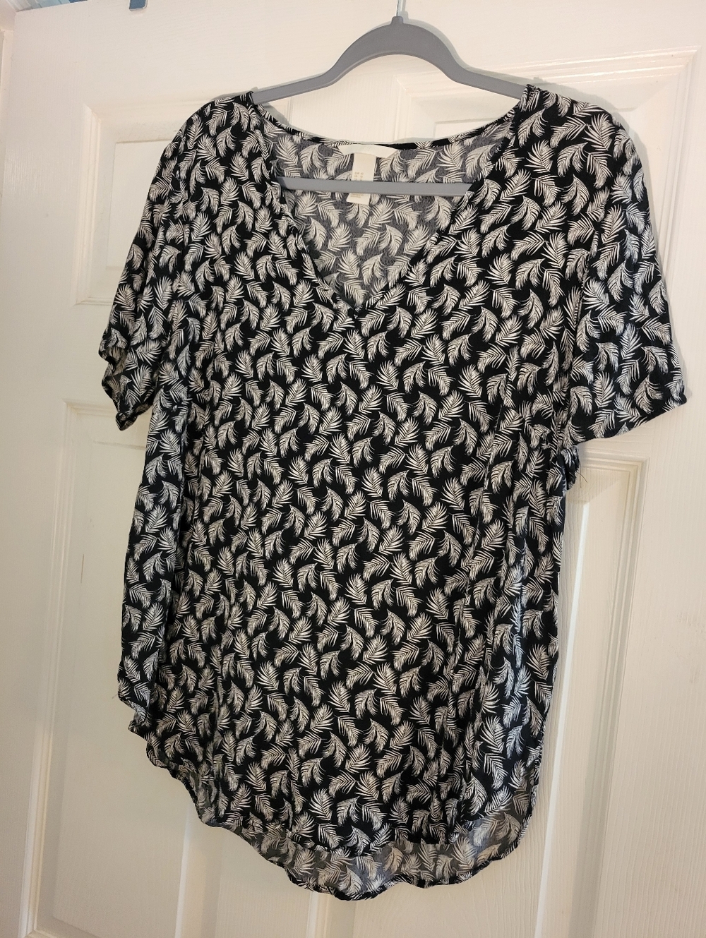 H&M Black V-Neck Short Sleeve Blouse with White Leaf Print